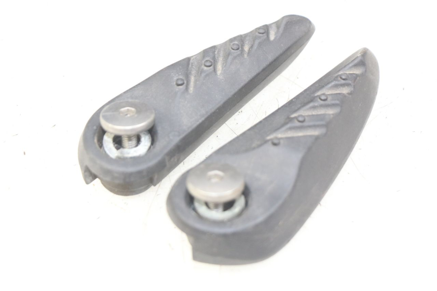 photo de PAR DE APOYAPIÉS TRASEROS MBK OVETTO 2T 50 (2007 - 2017) - Otra perspectiva