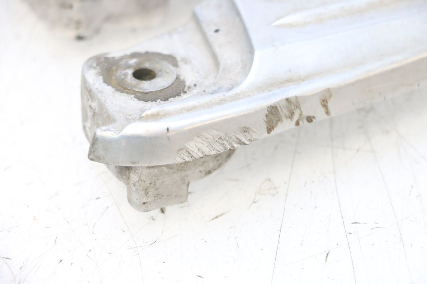 photo de PAR REPOSAPIES TRASERA HONDA PCX (JF57/JF64) 125 (2014 - 2018) - Marcados y referencias originales
