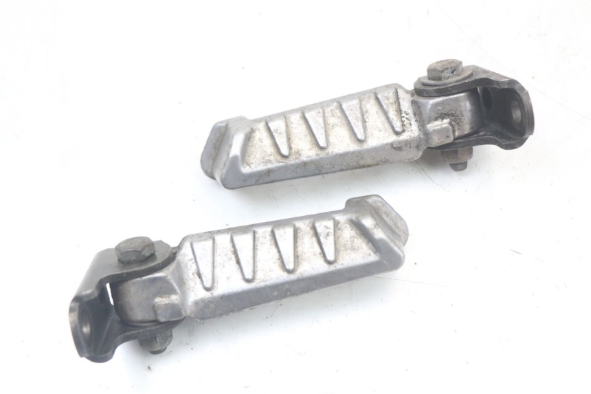 photo de PAR DE APOYAPIÉS TRASEROS PEUGEOT LUDIX 50 (2005 - 2007) - Vista principal