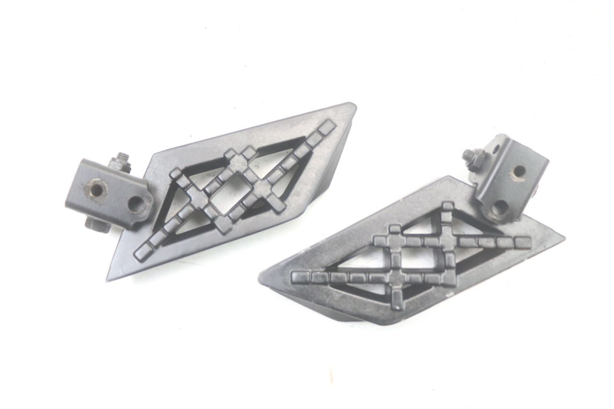 photo de PAR REPOSAPIES TRASERA PEUGEOT STREETZONE 4T 50 (2018 - 2023) - Vista principal