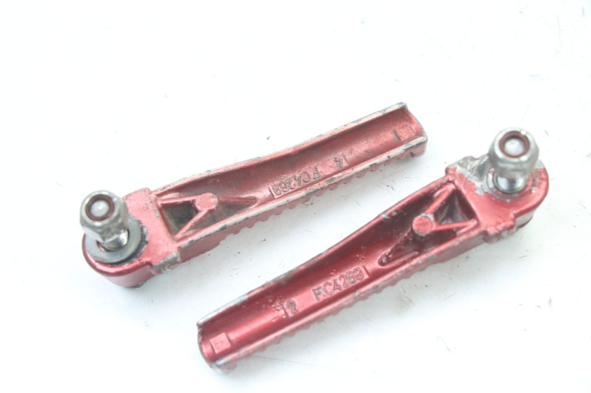 photo de PAR DE APOYAPIÉS TRASEROS PEUGEOT TKR TREKKER FURIOUS 50 (2005 - 2014) - Otra perspectiva