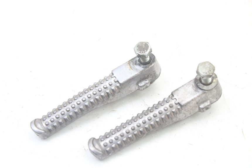 photo de PAR REPOSAPIES TRASERA PEUGEOT TREKKER TKR 50 (2005 - 2014) - Zoom estado de uso