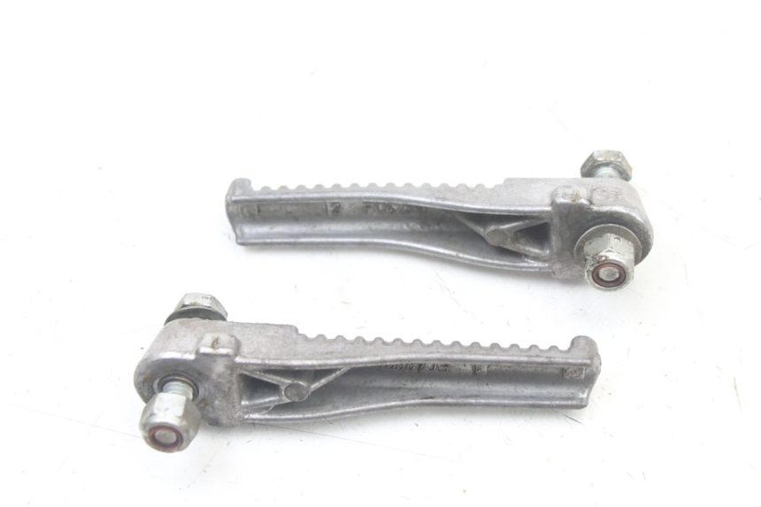 photo de PAR REPOSAPIES TRASERA PEUGEOT TREKKER TKR 50 (2005 - 2014) - Otra perspectiva