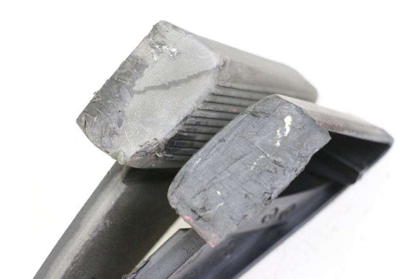 photo de PAR DE APOYAPIÉS TRASEROS PIAGGIO VESPA S 2T 50 (2007 - 2014) - Zoom estado de uso