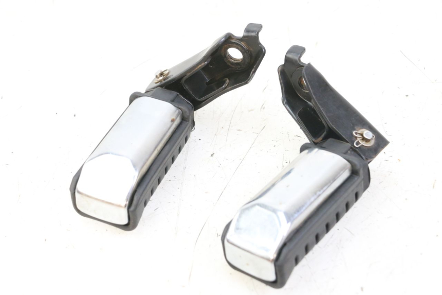 photo de PAR REPOSAPIES TRASERA REGAL RAPTOR RAXTER 2 125 (2007 - 2015) - Otra perspectiva