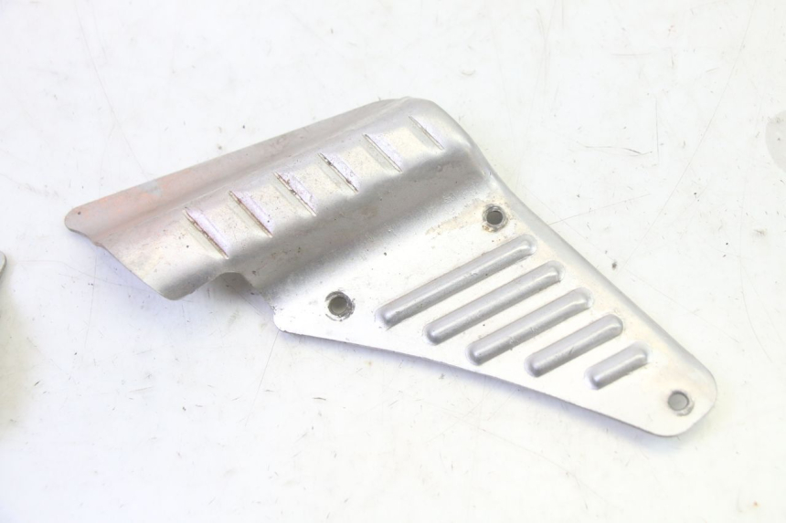 photo de PAR REPOSAPIES TRASERA TNT MOTOR ROMA 10' 2T 50 (2011 - 2018) - Zoom estado de uso