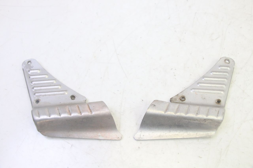 photo de PAR REPOSAPIES TRASERA TNT MOTOR ROMA 10' 2T 50 (2011 - 2018) - Otra perspectiva