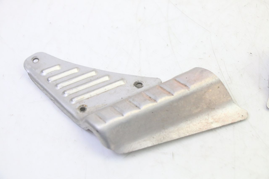 photo de PAR REPOSAPIES TRASERA TNT MOTOR ROMA 10' 2T 50 (2011 - 2018) - Primer plano técnico