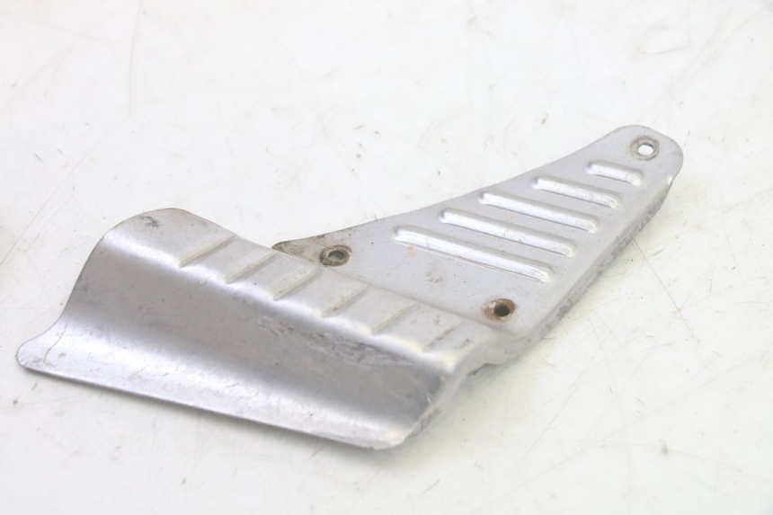 photo de PAR REPOSAPIES TRASERA TNT MOTOR ROMA 10' 2T 50 (2011 - 2018) - Detalles de los puntos de fijación