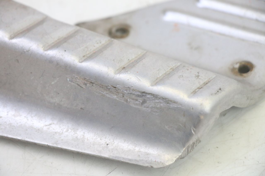 photo de PAR REPOSAPIES TRASERA TNT MOTOR ROMA 10' 2T 50 (2011 - 2018) - Estado de la superficie y material