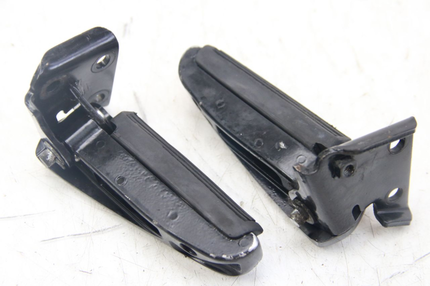 photo de PAR DE APOYAPIÉS TRASEROS GILERA RUNNER SP 50 (2009 - 2017) - Vista principal