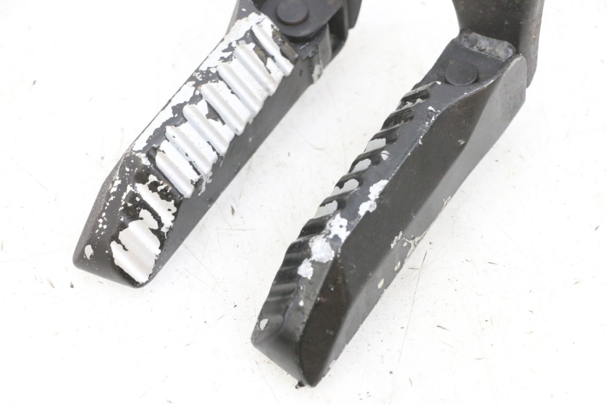 photo de PAR REPOSAPIES TRASERA DAELIM S1 125 (2007 - 2016) - Vista general del producto