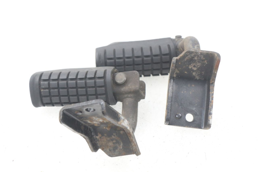 photo de PAR REPOSAPIES TRASERA DAELIM S2 125 (2006 - 2007) - Zoom estado de uso