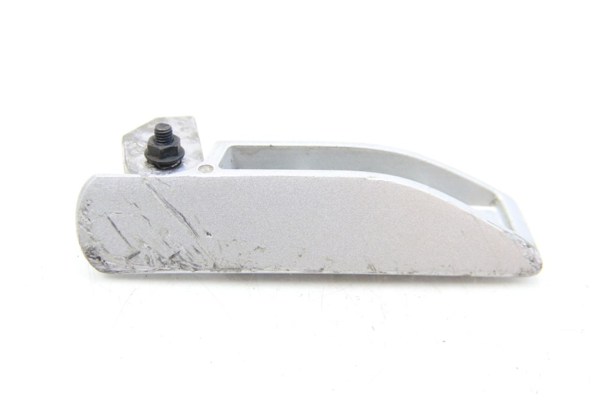 photo de PAR DE REPOSAPIÉS TRASEROS LVNENG S5 1 (2019 - 2023) - Marcados y referencias originales