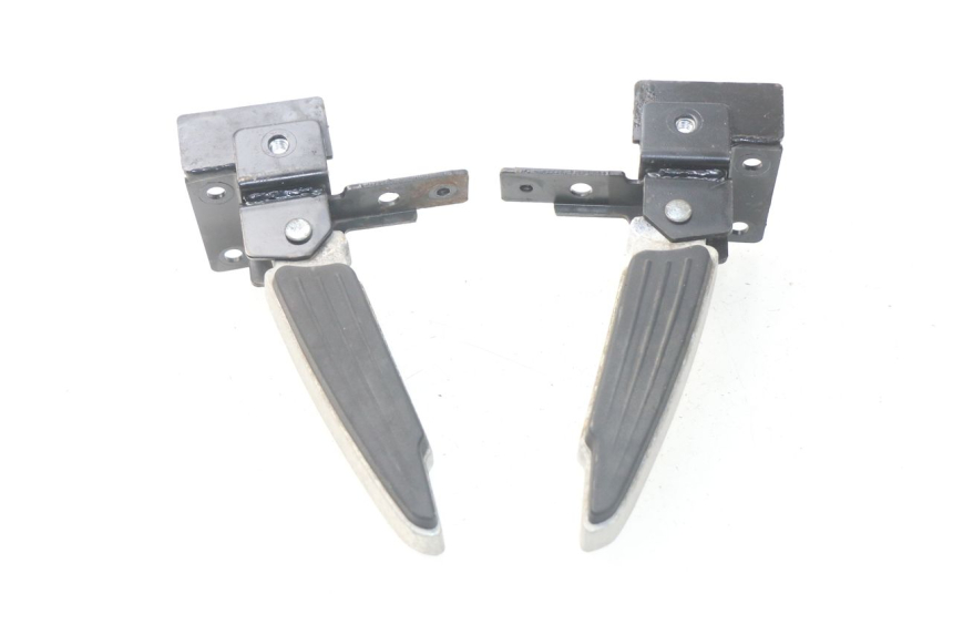 photo de PAR REPOSAPIES TRASERA PEUGEOT SATELIS 300 (2012 - 2015) - Primer plano técnico