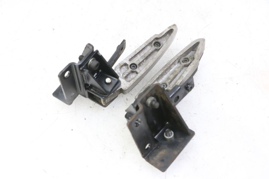 photo de PAR REPOSAPIES TRASERA PEUGEOT SATELIS 125 (2013 - 2018) - Otra perspectiva