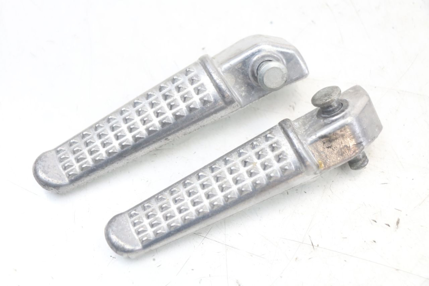 photo de PAR REPOSAPIES TRASERA MASAI SCRAMBLER SPORT 125 (2021 - 2025) - Zoom estado de uso