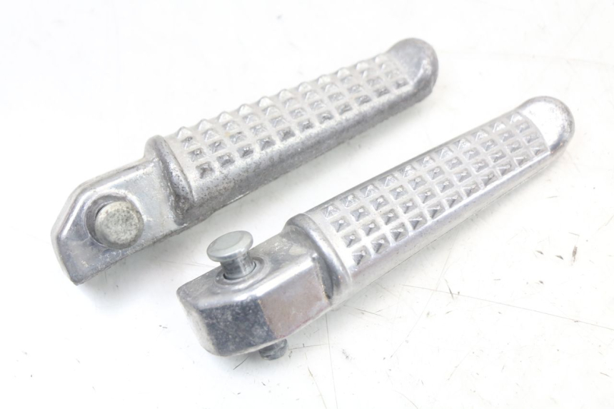 photo de PAR REPOSAPIES TRASERA MASAI SCRAMBLER SPORT 125 (2021 - 2025) - Otra perspectiva