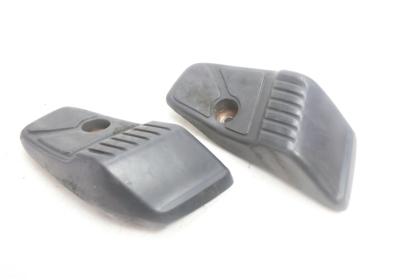 photo de PAR DE APOYAPIÉS TRASEROS HONDA SCV LEAD 100 (2003 - 2007) - Detalle de la pieza
