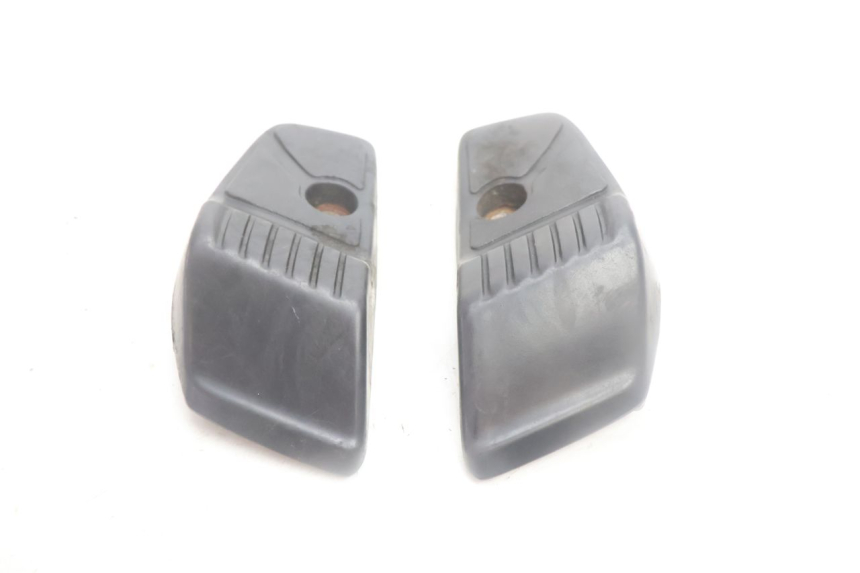 photo de PAR DE APOYAPIÉS TRASEROS HONDA SCV LEAD 100 (2003 - 2007) - Otra perspectiva