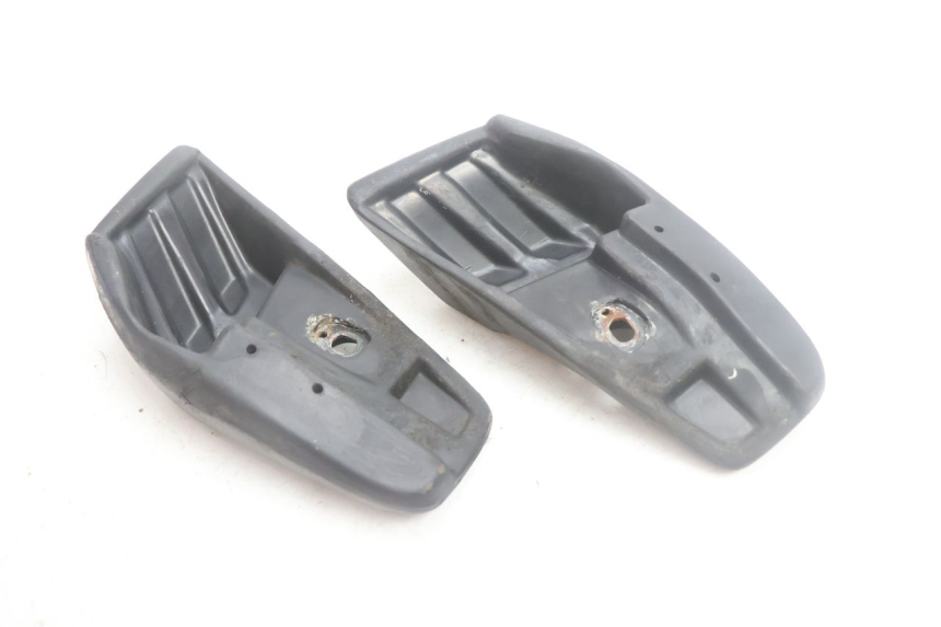 photo de PAR DE APOYAPIÉS TRASEROS HONDA SCV LEAD 100 (2003 - 2007) - Estado de la superficie y material