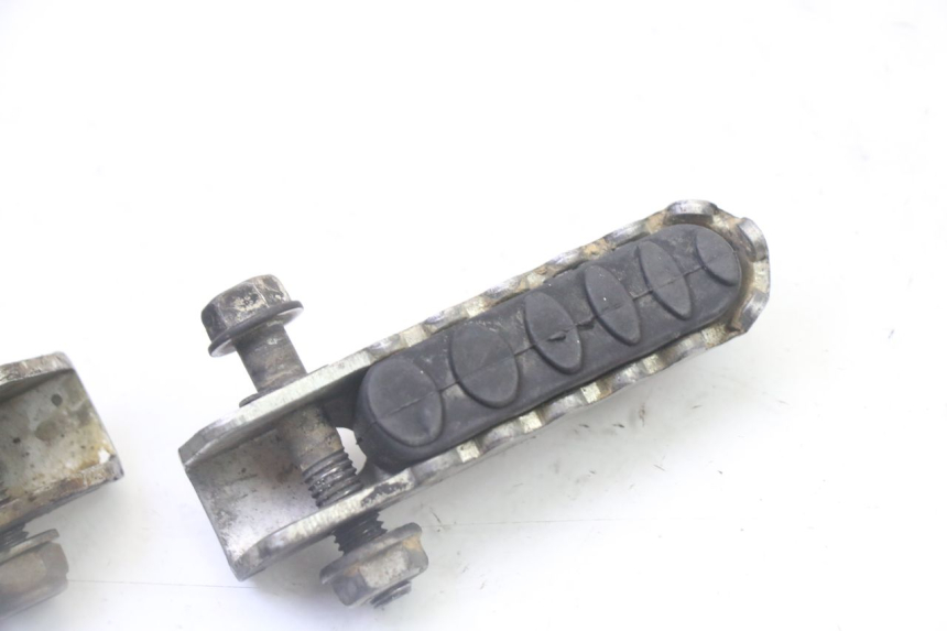 photo de PAR REPOSAPIES TRASERA DERBI SENDA SM DRD 50 (2008 - 2013) - Zoom estado de uso