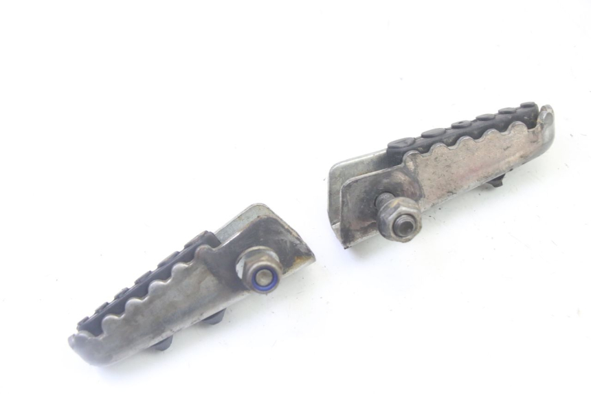 photo de PAR REPOSAPIES TRASERA DERBI SENDA SM DRD 50 (2008 - 2013) - Primer plano técnico