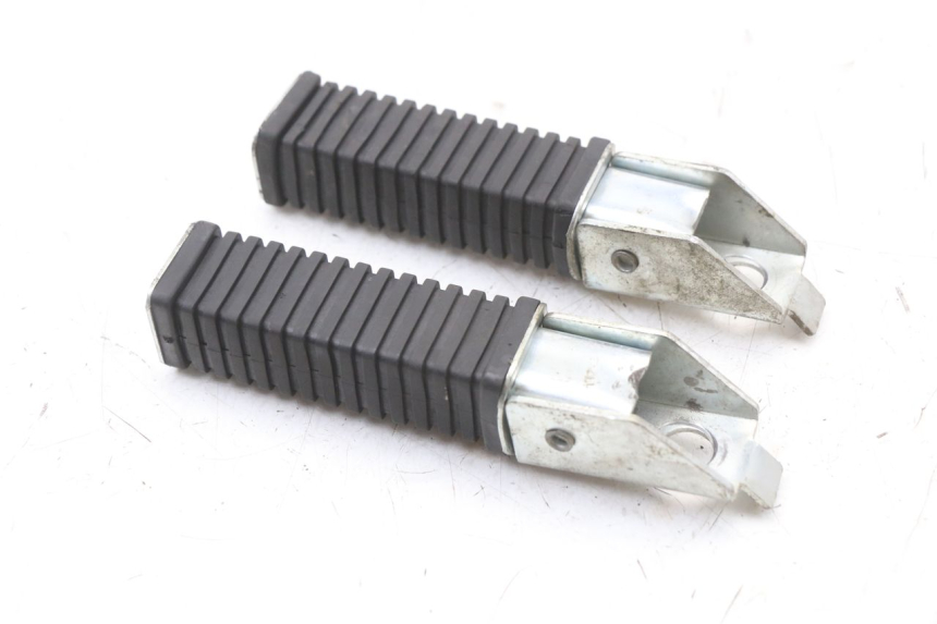 photo de PAR REPOSAPIES TRASERA SKYTEAM SKYMAX PRO 125 (2012 - 2016) - Otra perspectiva