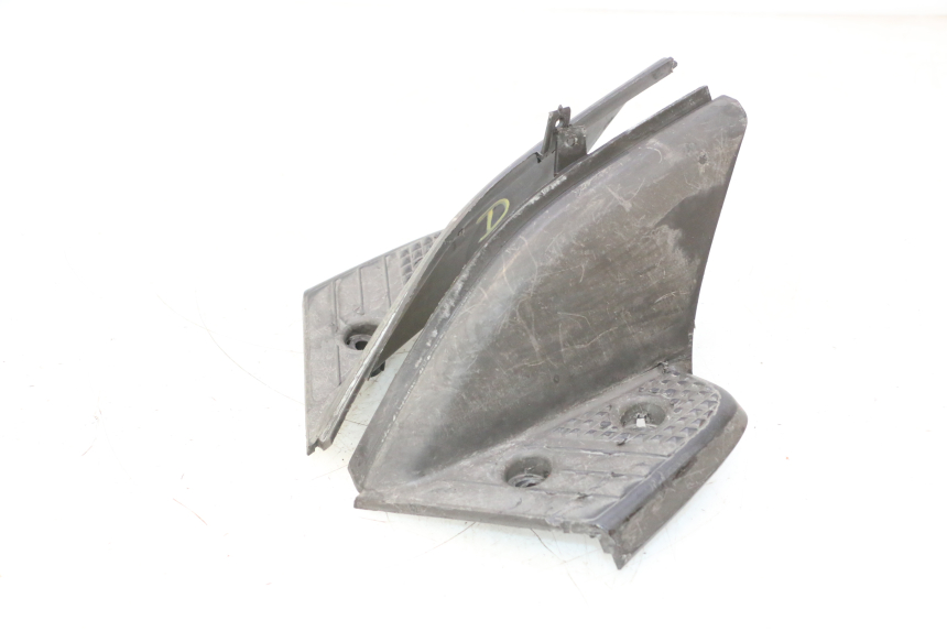photo de PAR REPOSAPIES TRASERA YAMAHA SLIDER 50 (1999 - 2004) - Detalle de la pieza