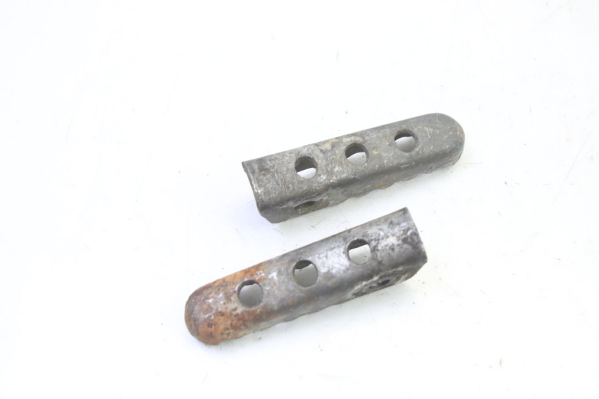 photo de PAR DE REPOSAPIÉS TRASEROS GILERA SMT SUPERMOTARD 50 (2009 - 2017) - Primer plano técnico