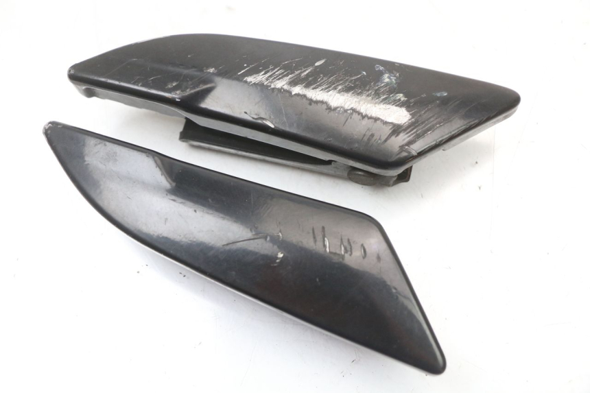 photo de PAR DE APOYAPIÉS TRASEROS APRILIA SR 2T 50 (2018 - 2022) - Vista principal