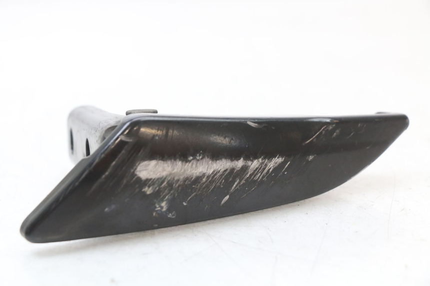 photo de PAR DE APOYAPIÉS TRASEROS APRILIA SR 2T 50 (2018 - 2022) - Otra perspectiva