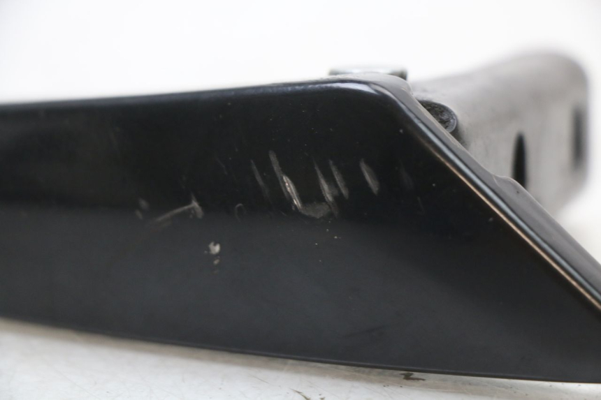 photo de PAR DE APOYAPIÉS TRASEROS APRILIA SR 2T 50 (2018 - 2022) - Estado de la superficie y material