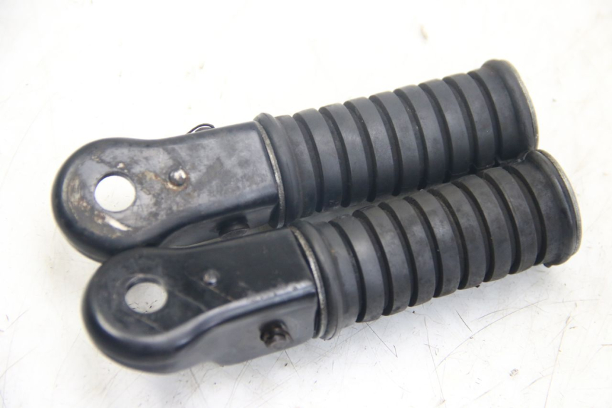 photo de PAR DE APOYAPIÉS TRASEROS YAMAHA SR 125 (1982 - 2003) - Otra perspectiva