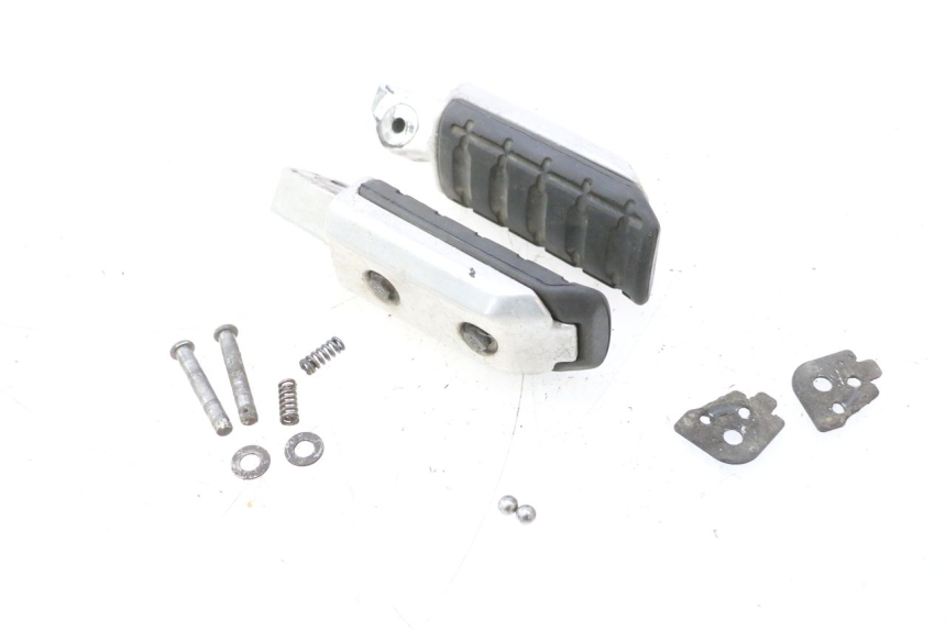 photo de PAR REPOSAPIES TRASERA HONDA ST PAN EUROPEAN 1100 (1990 - 2002) - Detalle de la pieza