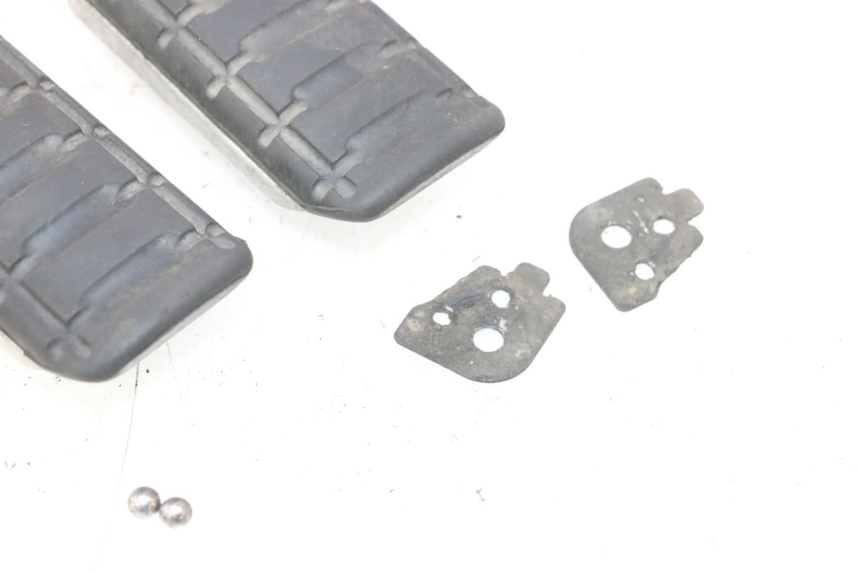 photo de PAR REPOSAPIES TRASERA HONDA ST PAN EUROPEAN 1100 (1990 - 2002) - Detalles de los puntos de fijación