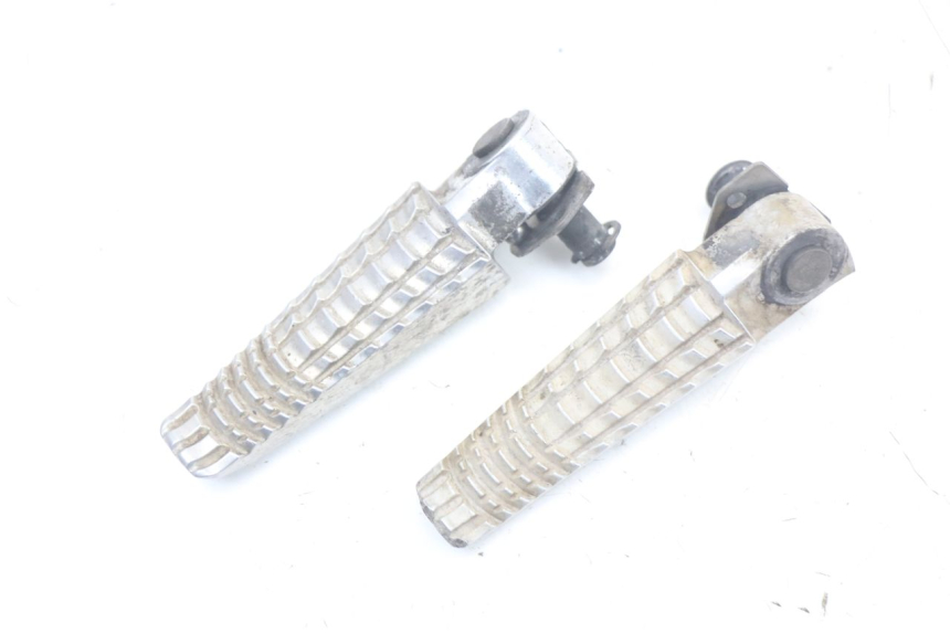 photo de PAR REPOSAPIES TRASERA SUZUKI GSR 750 (2011 - 2017) - Vista principal