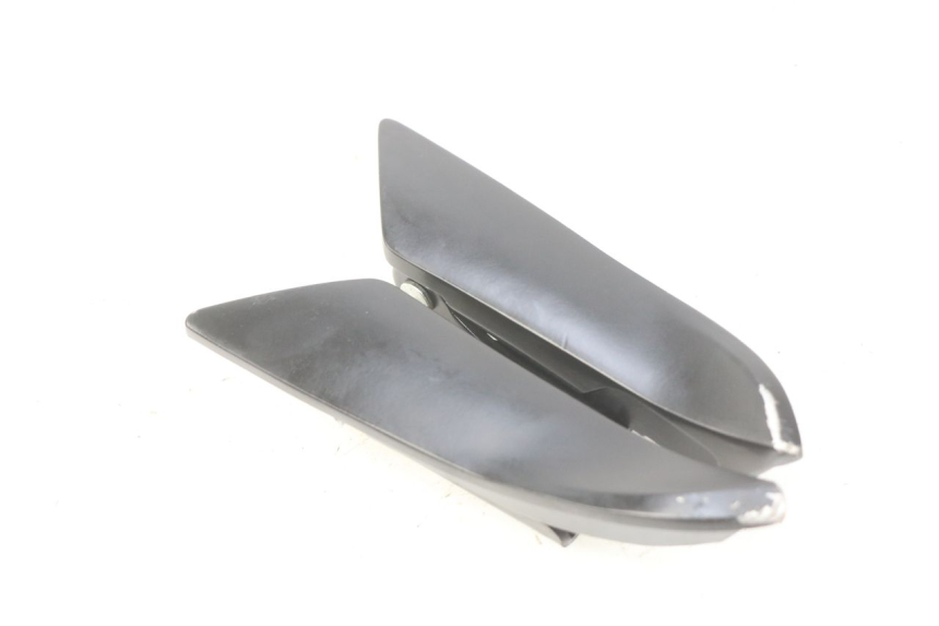 photo de PAR DE APOYAPIÉS TRASEROS APRILIA SXR 50 (2021 - 2023) - Zoom estado de uso