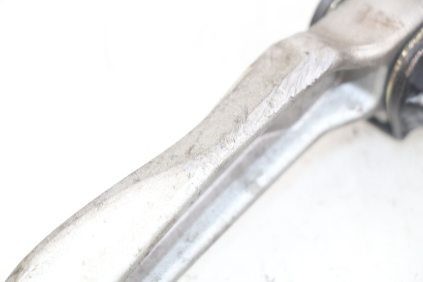 photo de PAR DE APOYAPIÉS TRASEROS SYM SYMPHONY 125 (2009 - 2015) - Zoom estado de uso