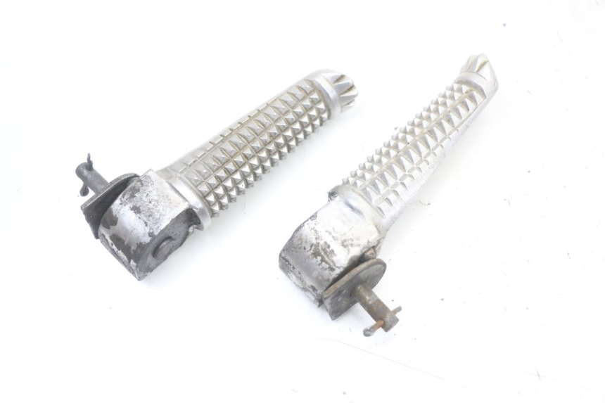 photo de PAR REPOSAPIES TRASERA YAMAHA TDR DELTABOX 125 (1997 - 2003) - Zoom estado de uso