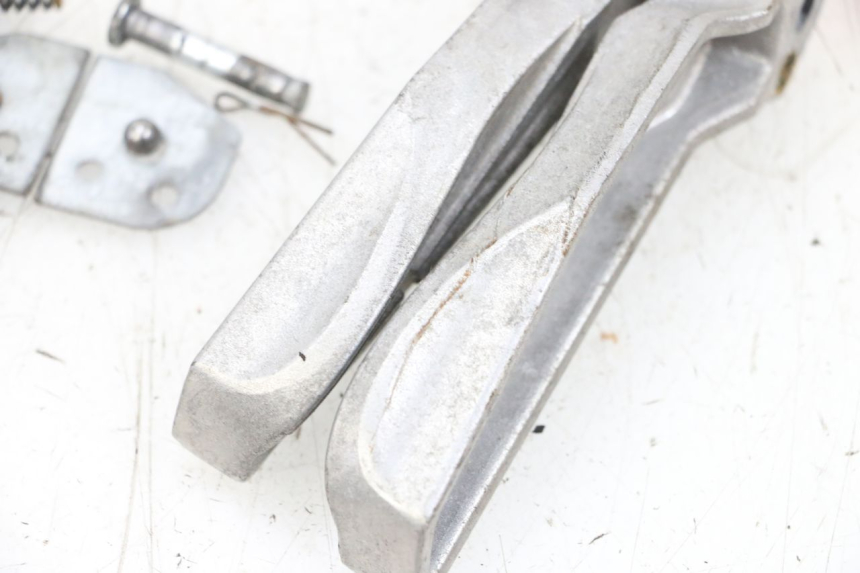 photo de PAR REPOSAPIES TRASERA NECO TEMPO 4T 50 (2022 - 2026) - Primer plano técnico