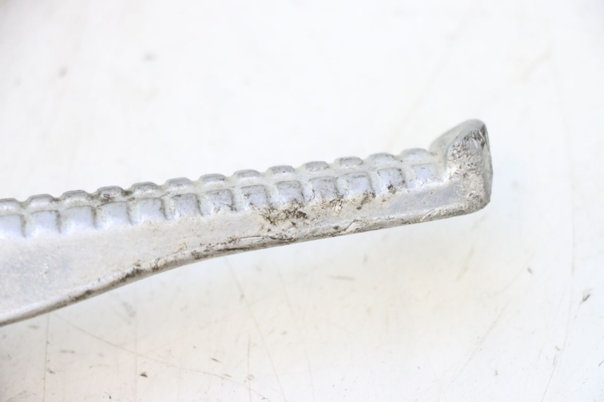 photo de PAR DE APOYAPIÉS TRASEROS PEUGEOT TREKKER 50 (1995 - 2004) - Detalle de la pieza