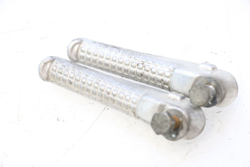 photo de PAR DE APOYAPIÉS TRASEROS PEUGEOT TREKKER 50 (1995 - 2004) - Vista general del producto