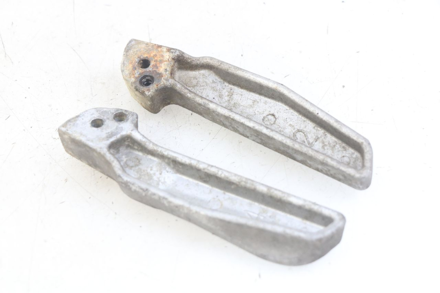 photo de PAR DE APOYAPIÉS TRASEROS PEUGEOT TWEET 4T 50 (2010 - 2014) - Detalle de la pieza