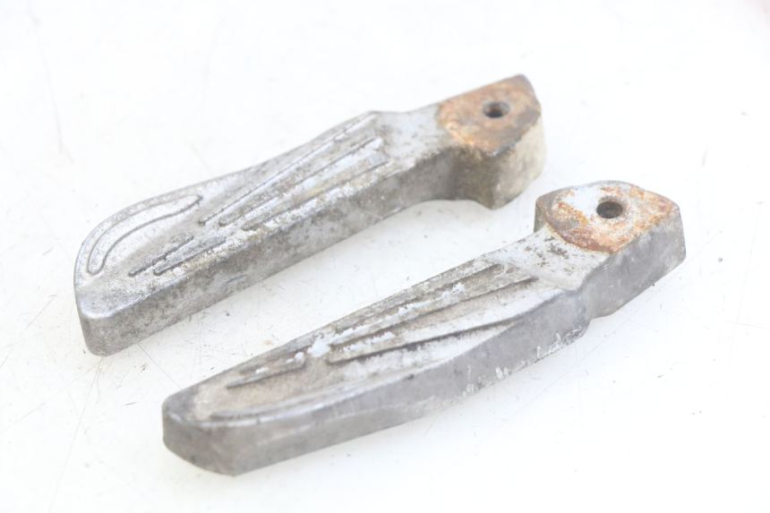 photo de PAR DE APOYAPIÉS TRASEROS PEUGEOT TWEET 4T 50 (2010 - 2014) - Otra perspectiva