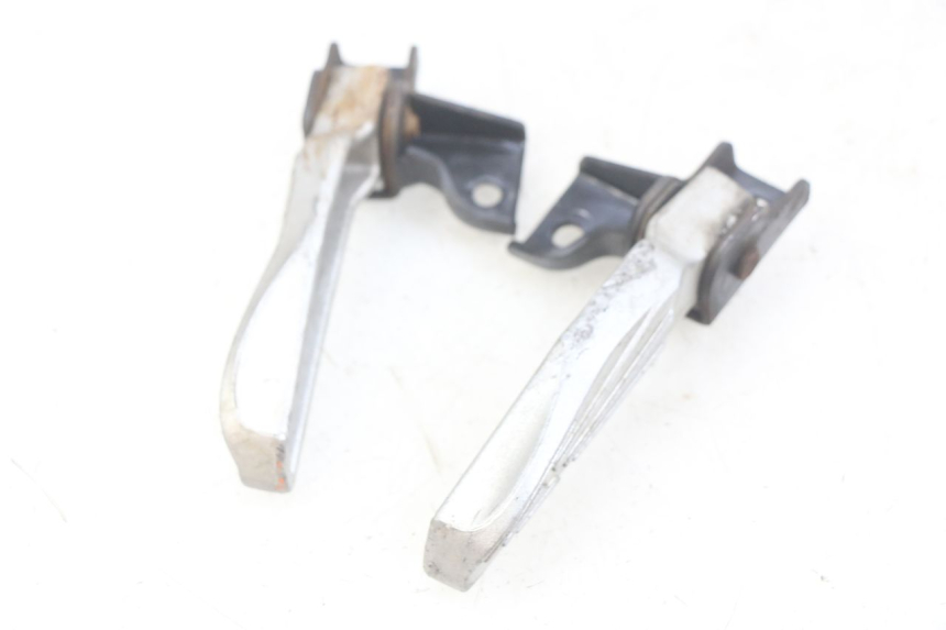 photo de PAR DE APOYAPIÉS TRASEROS PEUGEOT TWEET 4T 50 (2018 - 2022) - Primer plano técnico