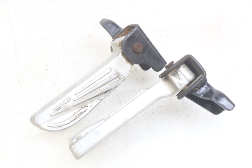 photo de PAR DE APOYAPIÉS TRASEROS PEUGEOT TWEET 4T 50 (2018 - 2022) - Estado de la superficie y material