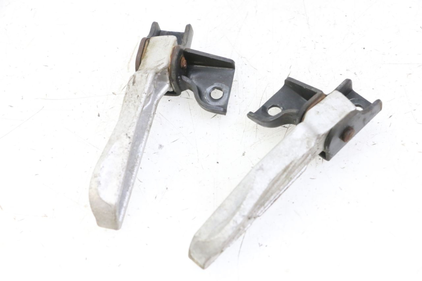 photo de PAR REPOSAPIES TRASERA PEUGEOT TWEET 4T 50 (2014 - 2019) - Primer plano técnico