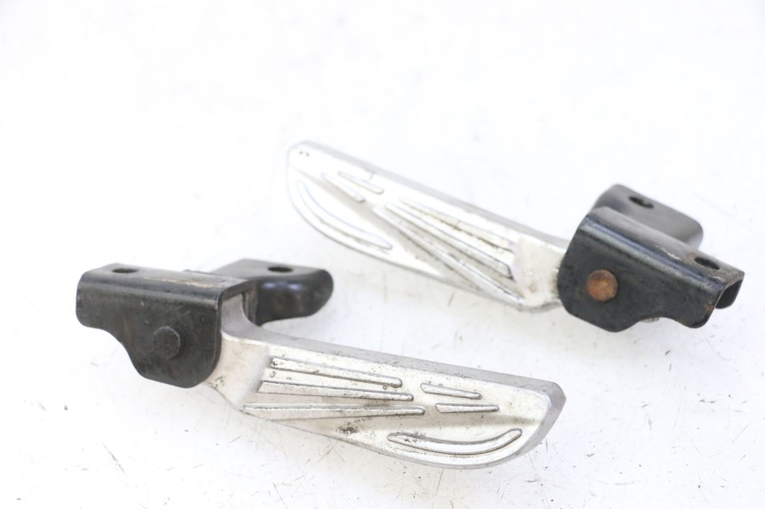 photo de PAR DE APOYAPIÉS TRASEROS PEUGEOT TWEET 4T 50 (2018 - 2022) - Vista principal