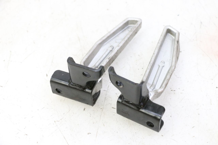 photo de PAR REPOSAPIES TRASERA PEUGEOT TWEET PRO CARGO 50 (2018 - 2022) - Vista general del producto